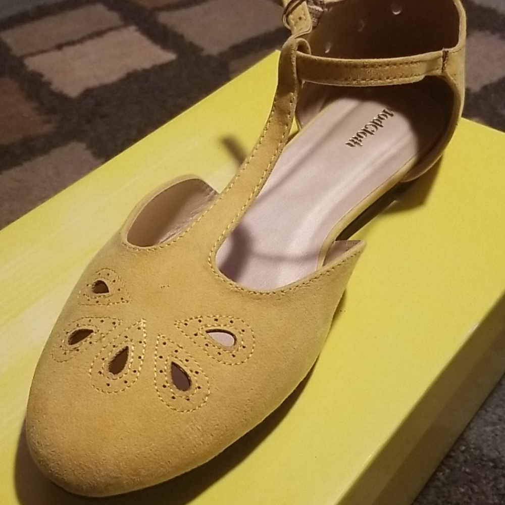 Mustard Casual Flat